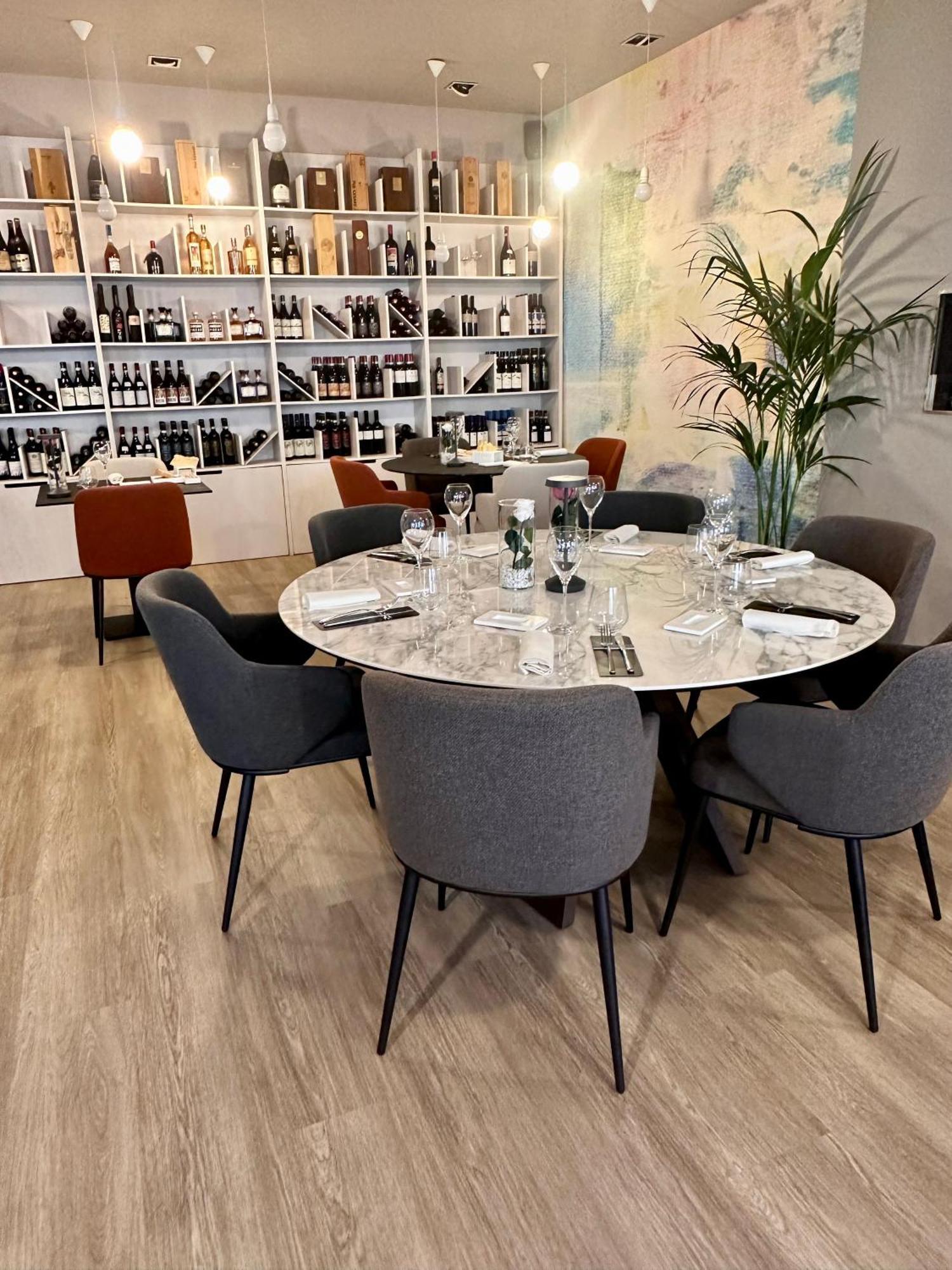 Hotel Garibaldi Верчели Екстериор снимка